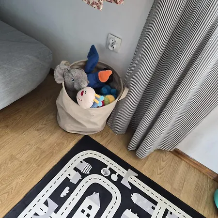 Rodzinny Dom W Roznowie Duzy Ogrod I Zabawki Feriehus *